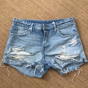 Destroyed Denim Shorts (Highwaisted)
